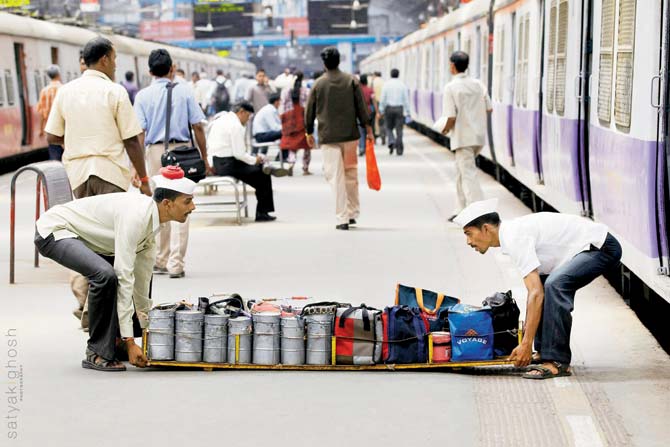 Meet the Dabbawalas Of Mumbai