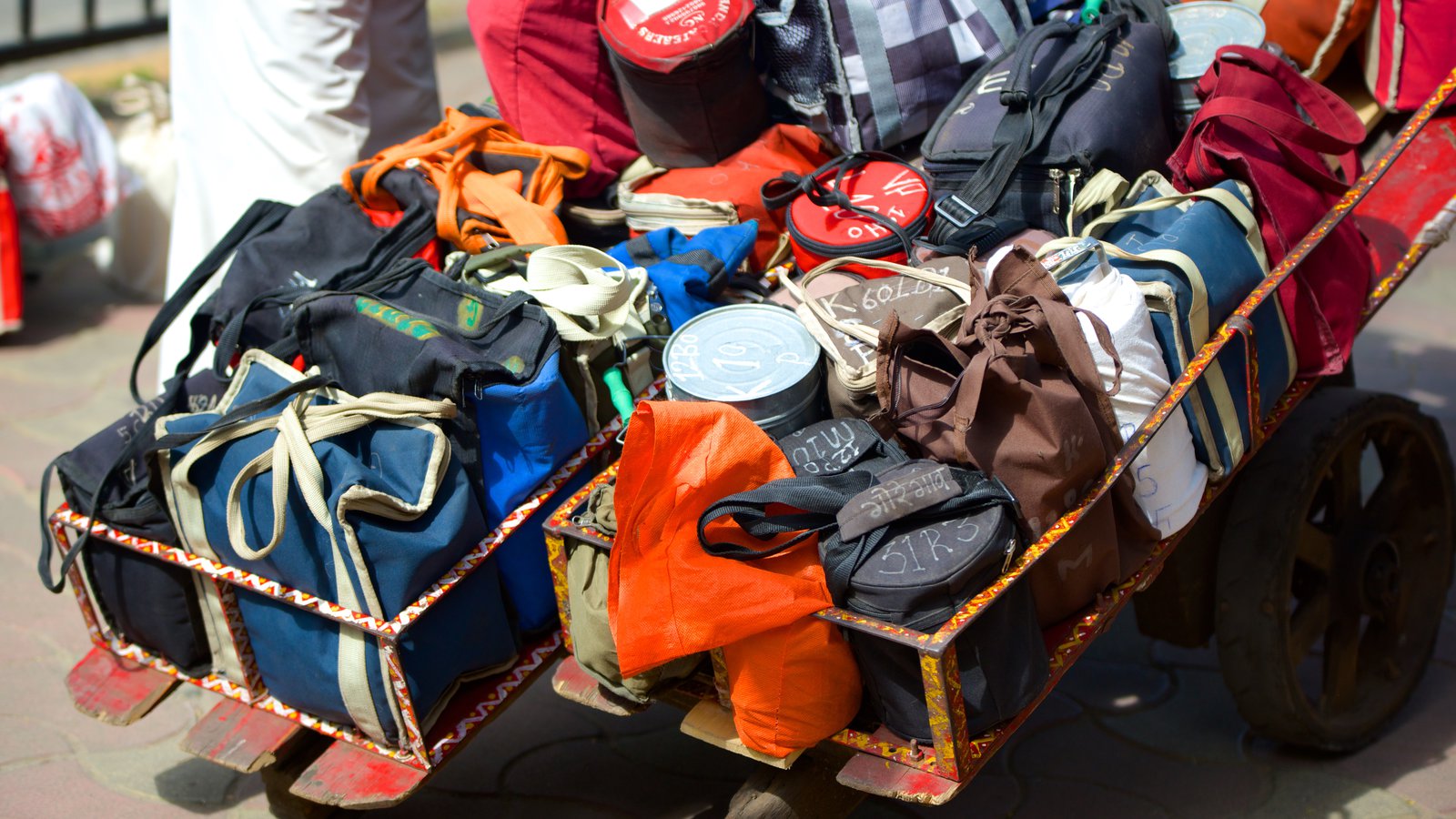 Meet the Dabbawalas Of Mumbai